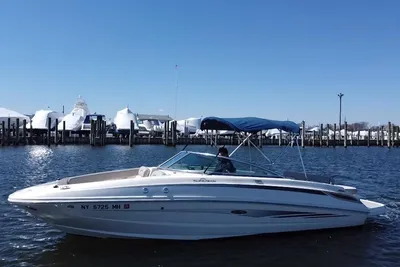 Sea Ray 240 Sundeck