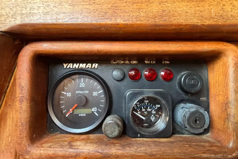 Dragon Fly Yacht Photos Pics 