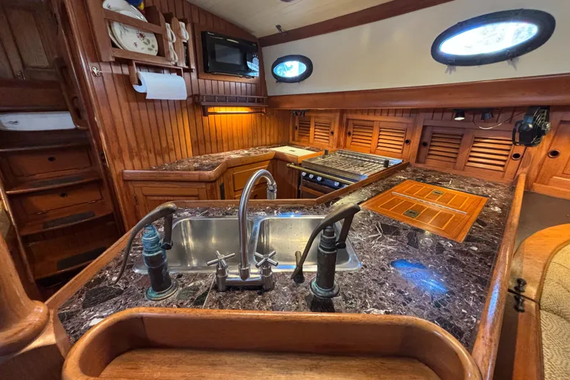 Dragon Fly Yacht Photos Pics 