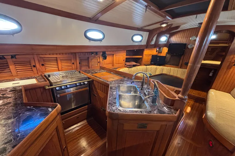 Dragon Fly Yacht Photos Pics 