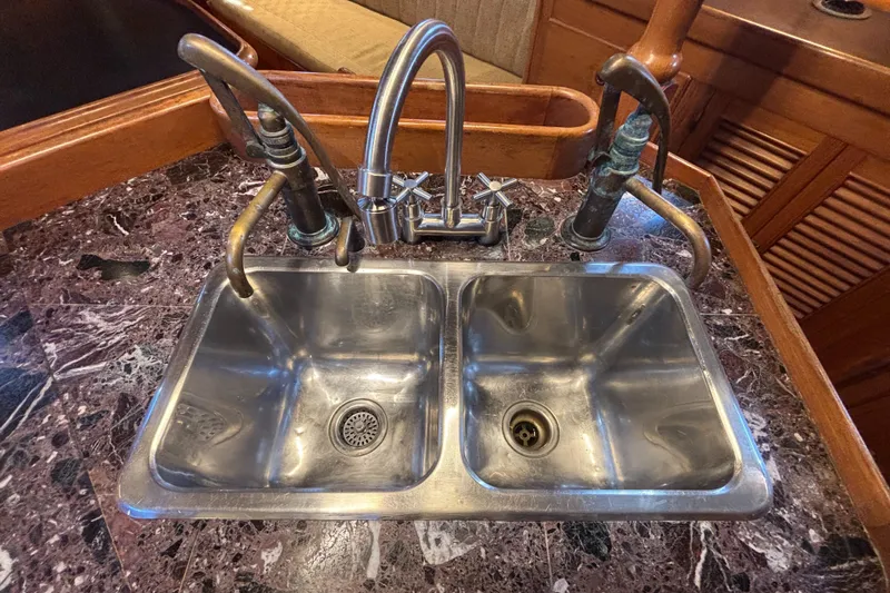 Dragon Fly Yacht Photos Pics 