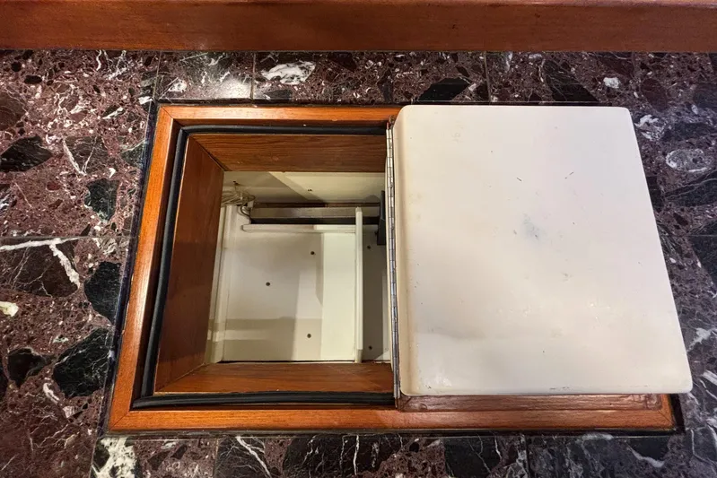 Dragon Fly Yacht Photos Pics 