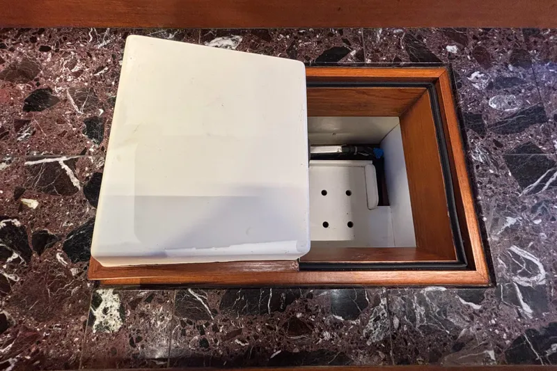 Dragon Fly Yacht Photos Pics 