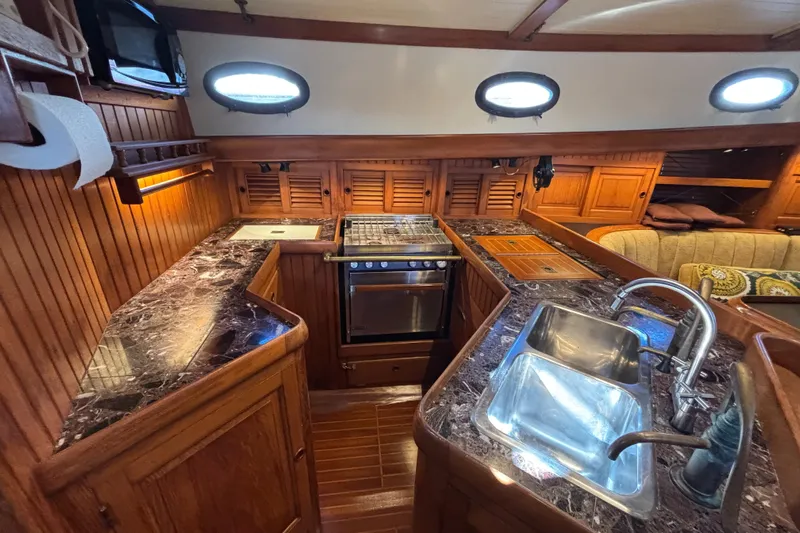 Dragon Fly Yacht Photos Pics 