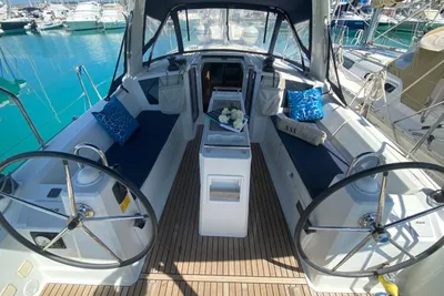 2018 Beneteau Oceanis 35.1