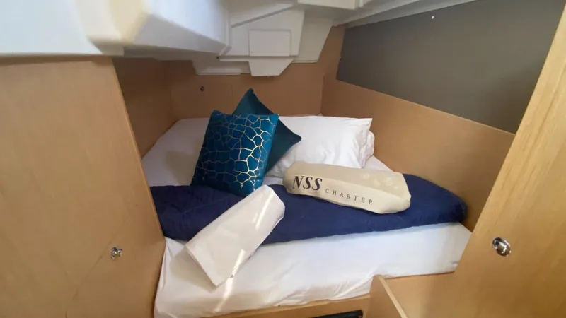  Yacht Photos Pics Beneteau Oceanis 35.1