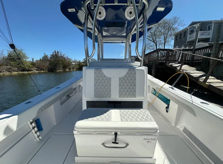 Avery Ann Yacht Photos Pics 2023 Front Runner 33 Center Console boat with sleek seating and modern design.