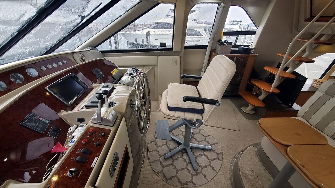 2000 Bayliner 5288 Pilothouse Motor Yacht
