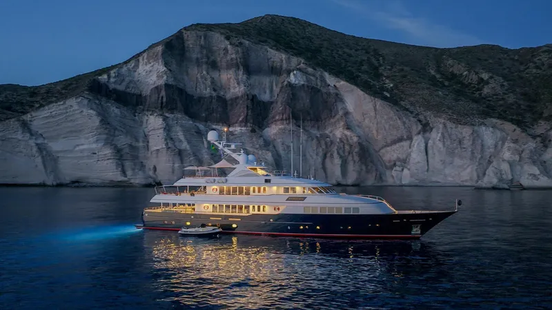 Berilda Yacht Photos Pics 