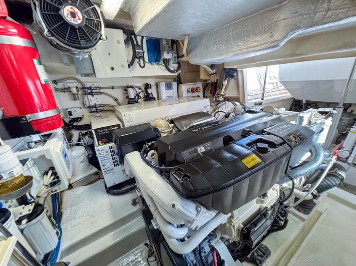 Luna Yacht Photos Pics 