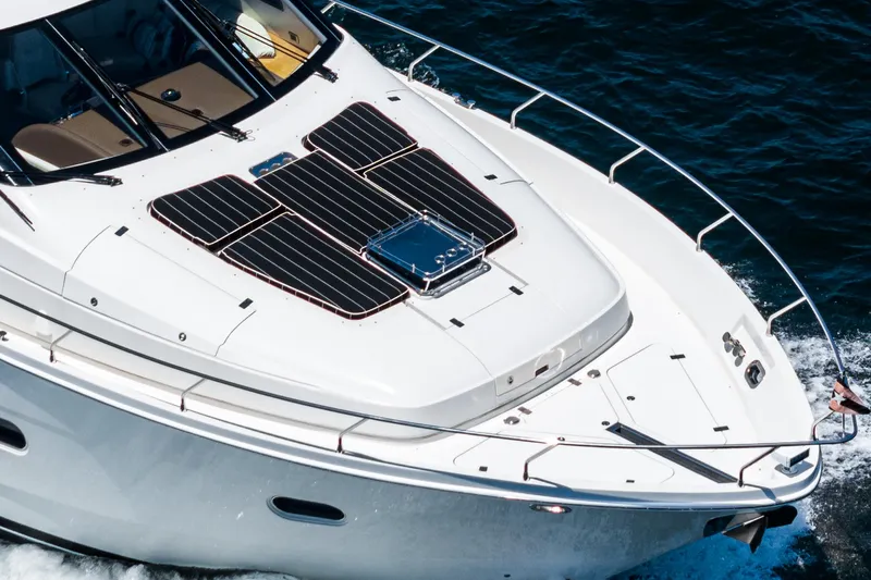 Mojo Yacht Photos Pics 