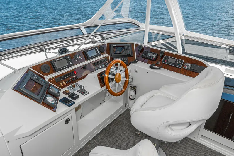 Mojo Yacht Photos Pics 