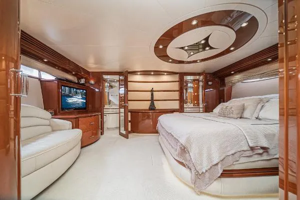 Mojo Yacht Photos Pics 