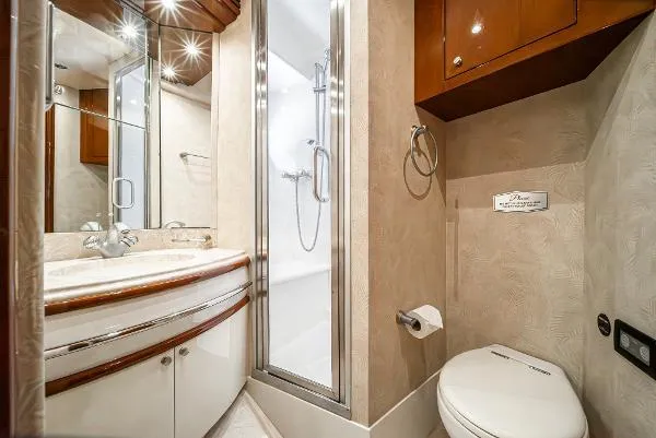 Mojo Yacht Photos Pics 