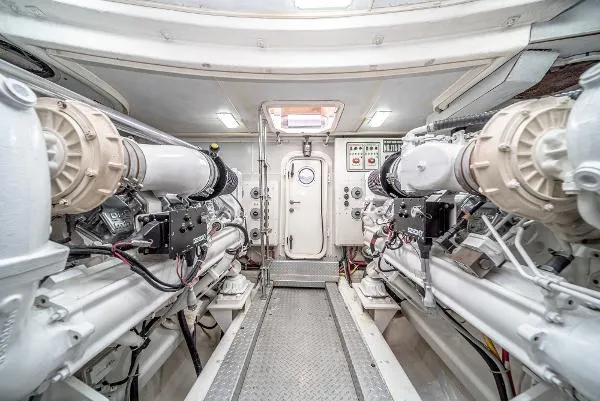 Mojo Yacht Photos Pics 