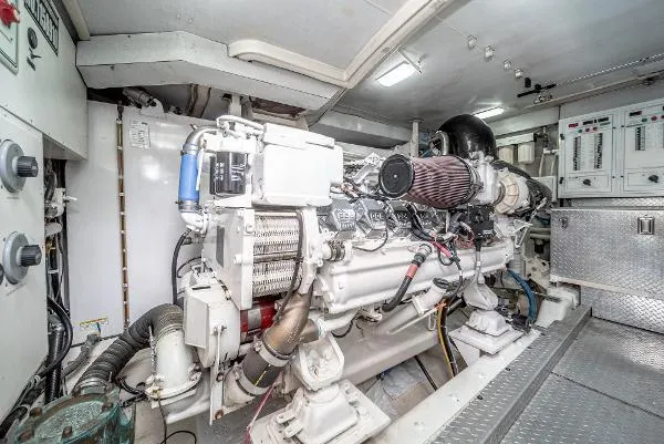 Mojo Yacht Photos Pics 