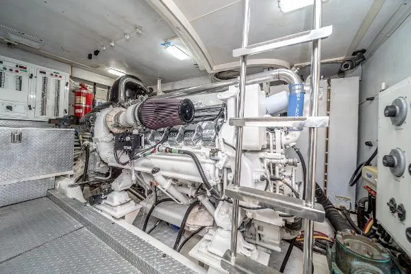 Mojo Yacht Photos Pics 