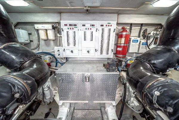 Mojo Yacht Photos Pics 