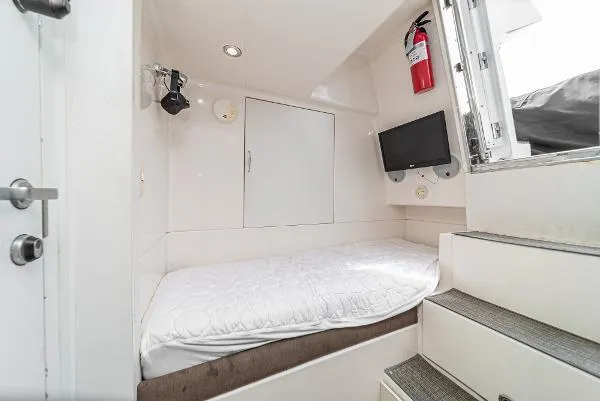 Mojo Yacht Photos Pics 