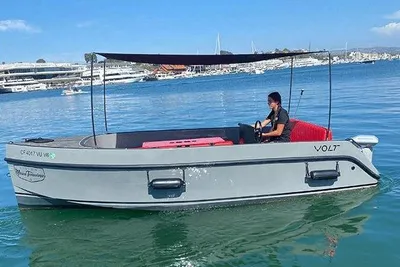 2023 Vision Marine Technologies Volt 180