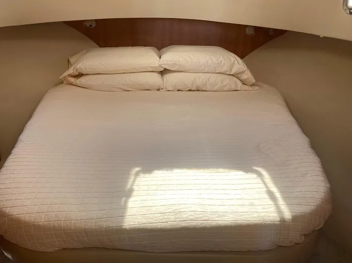 Quahog Yacht Photos Pics 