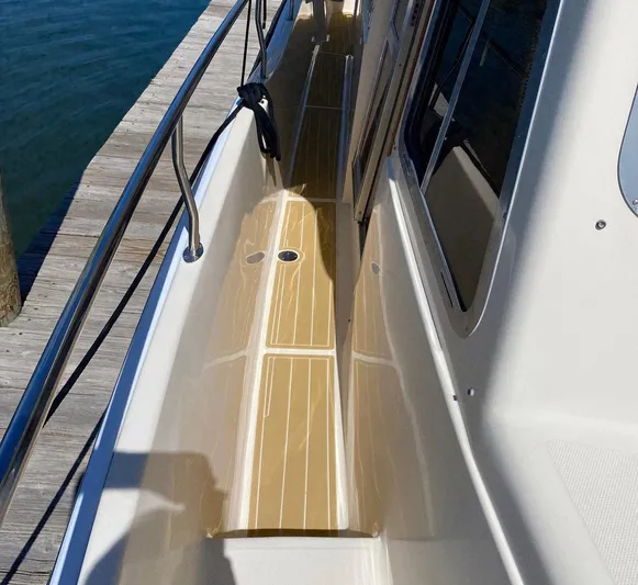 Quahog Yacht Photos Pics 