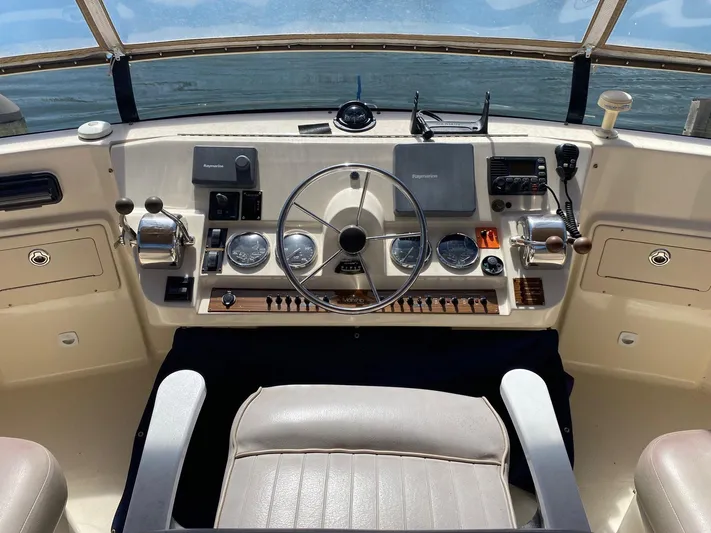 Quahog Yacht Photos Pics 