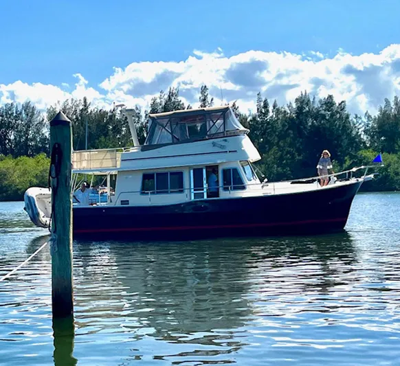 Quahog Yacht Photos Pics 