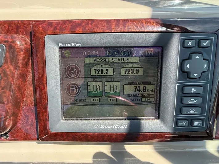  Yacht Photos Pics SmartCraft VesselView display on 2012 Sea Ray 370 Sundancer showing vessel status and fuel levels.