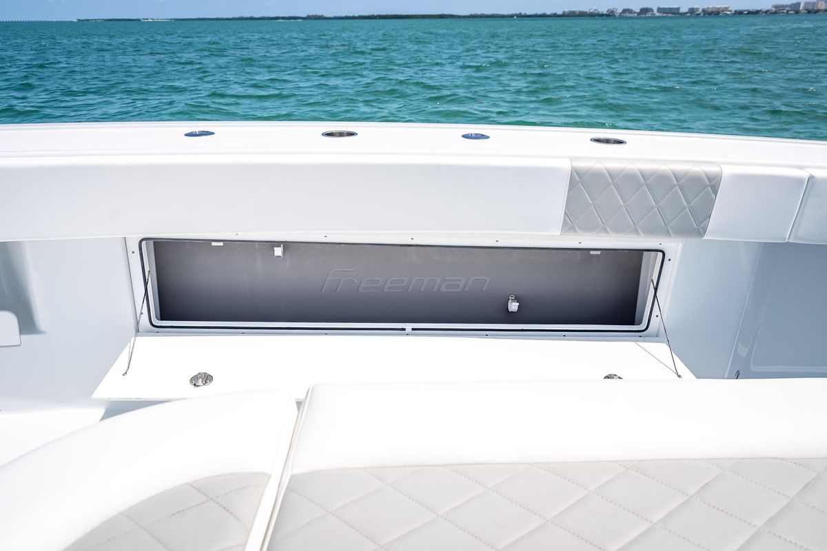 2025 Freeman 43 