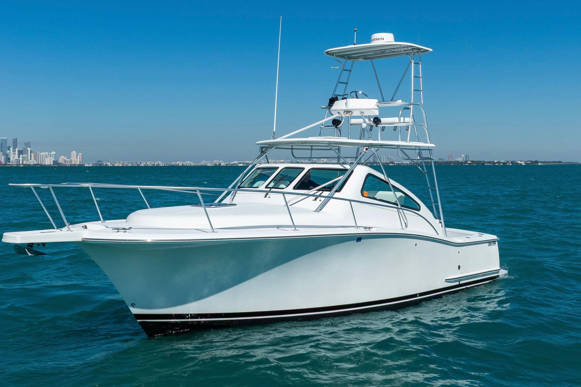 2004 Luhrs 32 Open
