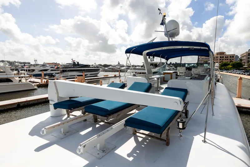 Cavalier Yacht Photos Pics Sundeck