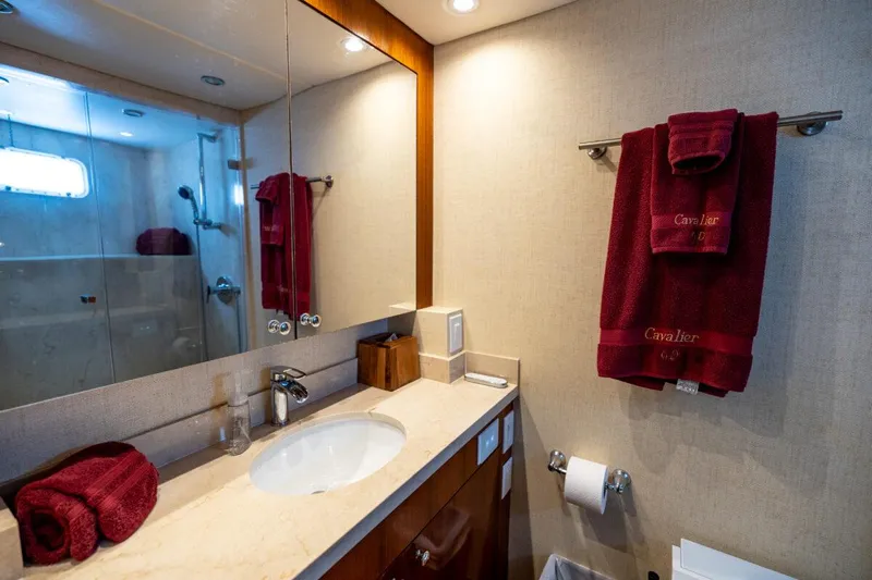 Cavalier Yacht Photos Pics Ensuite in Master