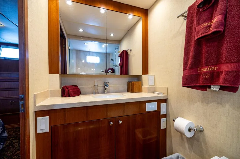 Cavalier Yacht Photos Pics Ensuite in Master