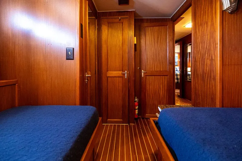 Cavalier Yacht Photos Pics Guest Cabin