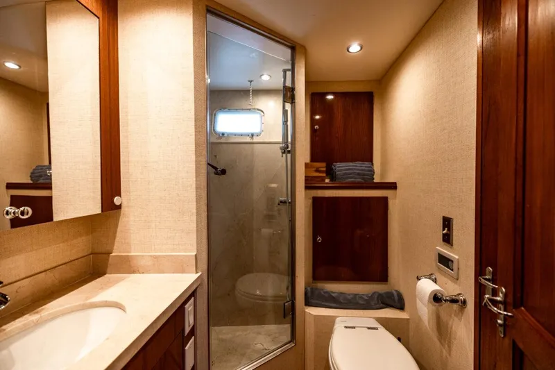 Cavalier Yacht Photos Pics Guest Head