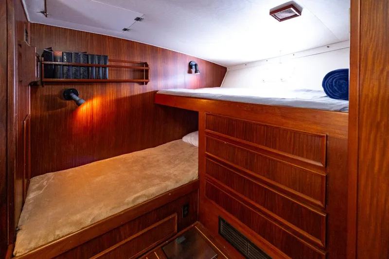 Cavalier Yacht Photos Pics Crew Quarters