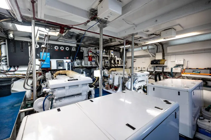 Cavalier Yacht Photos Pics Engine Room