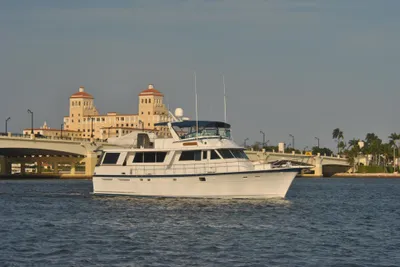 Hatteras Flybridge