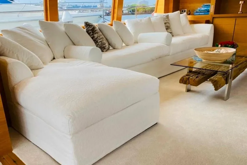 Hummingbird Yacht Photos Pics 