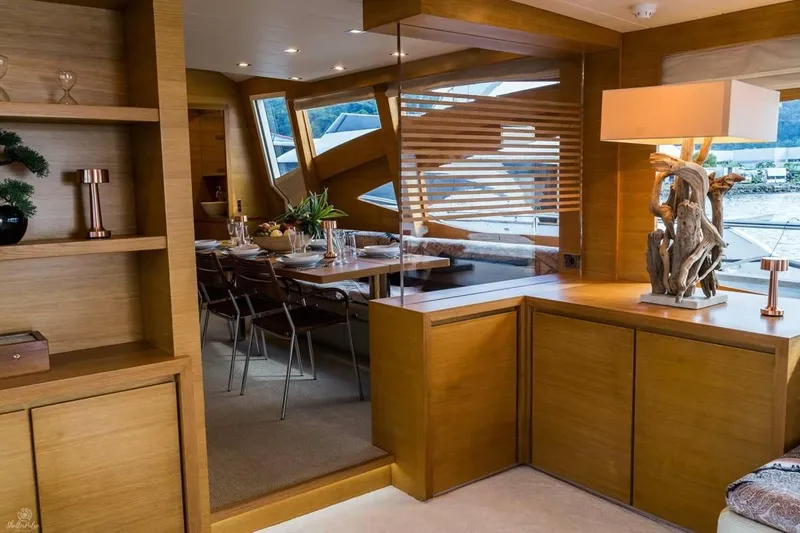 Hummingbird Yacht Photos Pics 