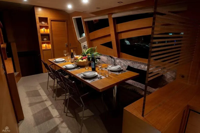 Hummingbird Yacht Photos Pics 