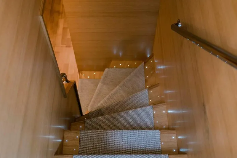 Hummingbird Yacht Photos Pics 