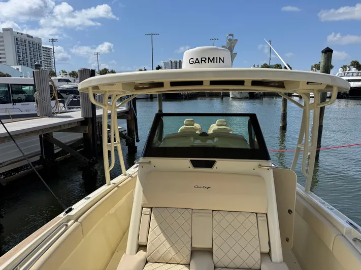  Yacht Photos Pics 2018 Chris-Craft Catalina 30 boat docked, featuring Garmin equipment and luxurious seating.