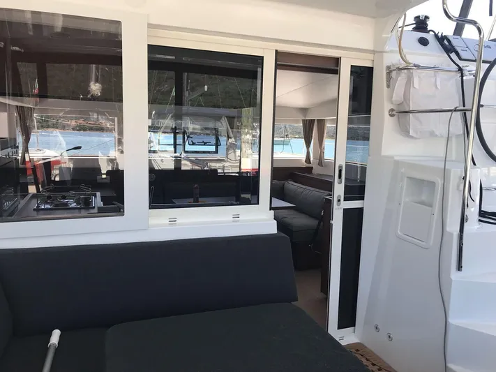  Yacht Photos Pics Lagoon 40