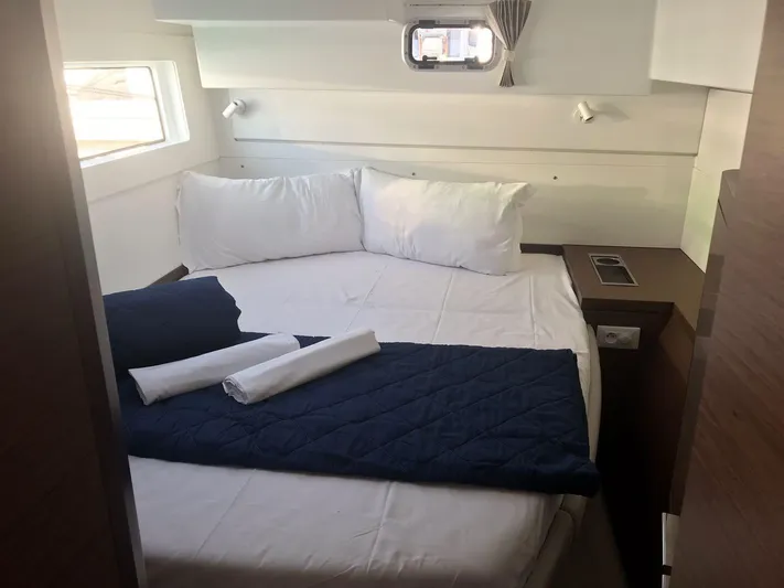  Yacht Photos Pics Lagoon 40