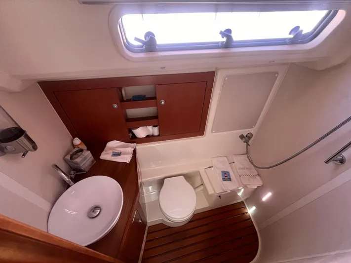 Bonejour Yacht Photos Pics HEAD