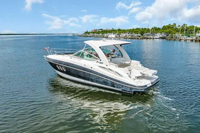 Cruisers 350 Express