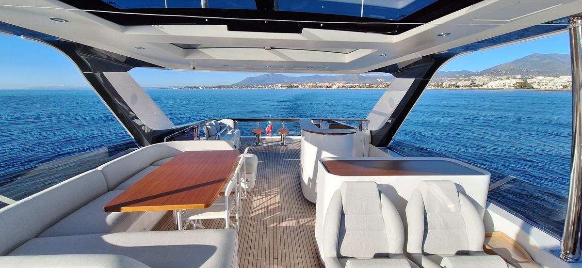 2023 Azimut 77 