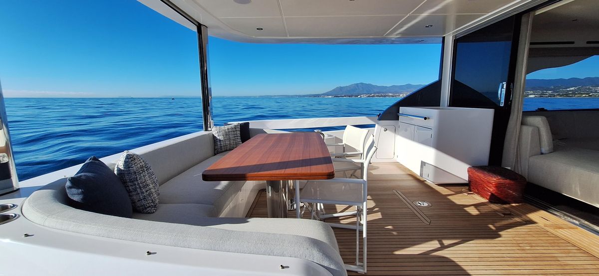 2023 Azimut 77 